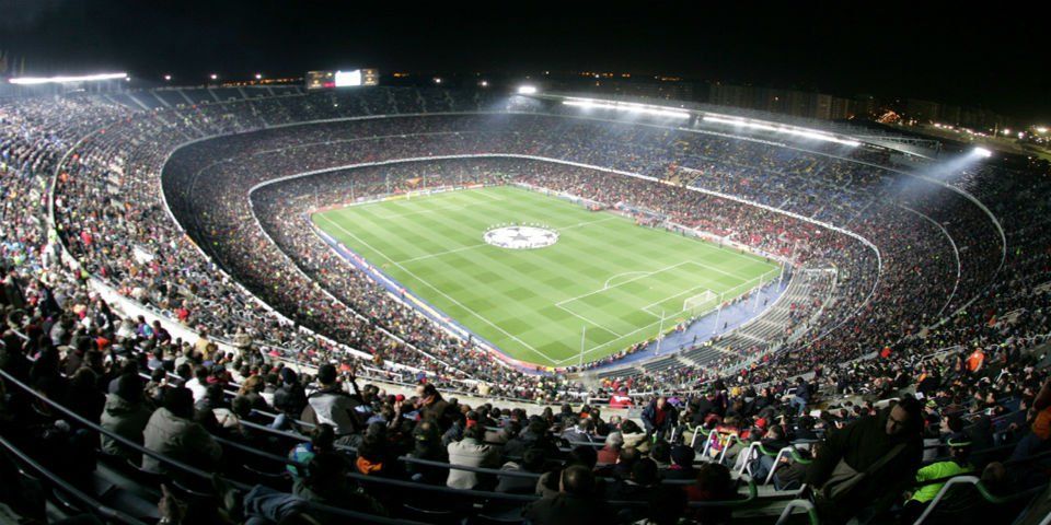 Barcelona se defiende de acusaciones por estafa a socios - camp-nou-at-night_paradiseintheworld1