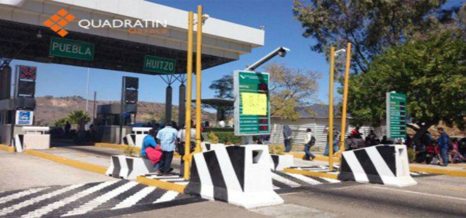 Maestros de Oaxaca toman la caseta de Huitzo