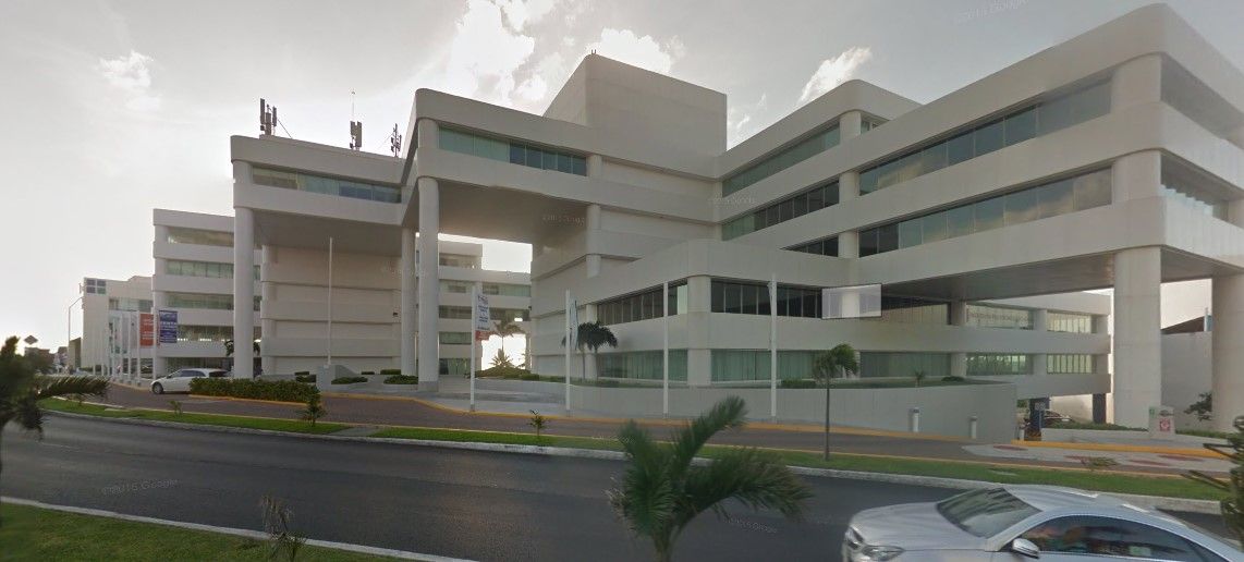 Canadiense se lanza de un 2do piso en Cancún