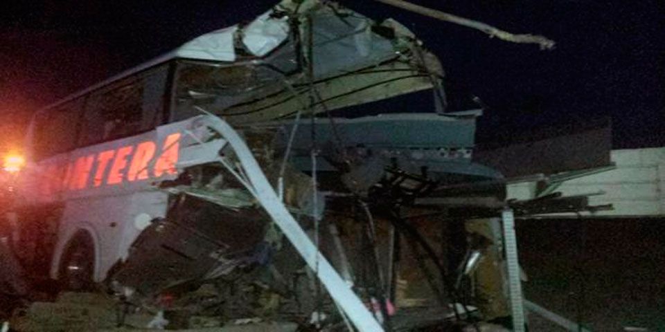 Accidente en Anáhuac deja 20 muertos