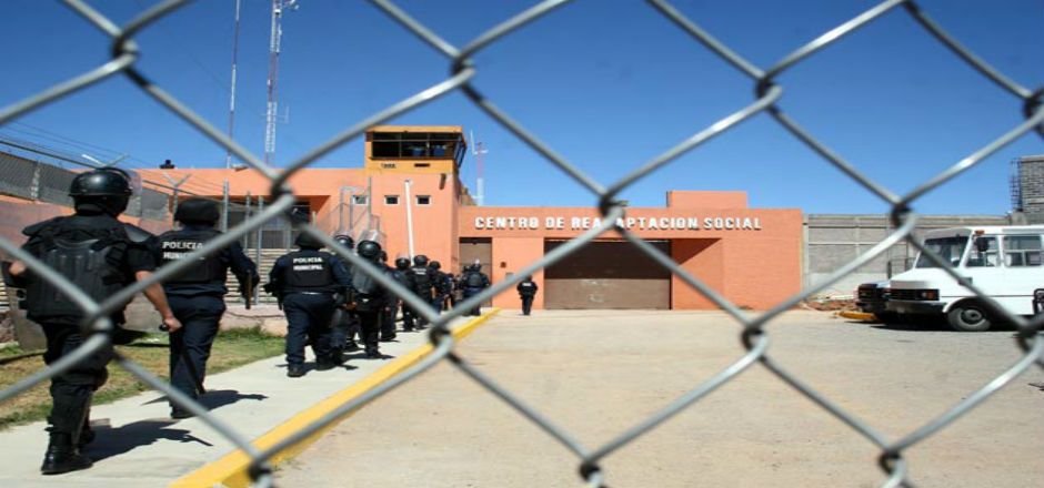 Investigan muerte de presos en penal de Cieneguillas