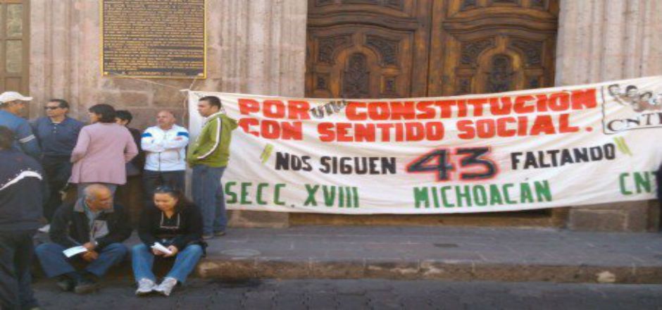 Libera CNTE casetas y alcaldías de Michoacán