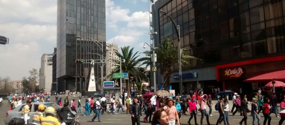 CNTE cierra Reforma por desalojo de Acapulco