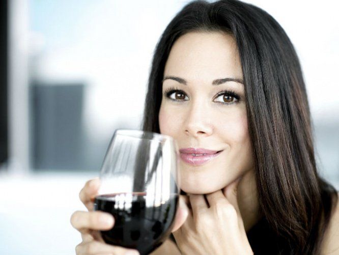 Una copa de vino es igual a una hora de ejercicio Una copa de vino es igual a una hora de ejercicio