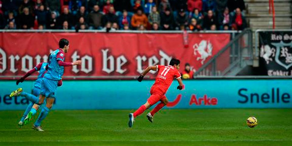 Tecatito vuelve a marcar y Twente vuelve a perder Tecatito vuelve a marcar y Twente vuelve a perder