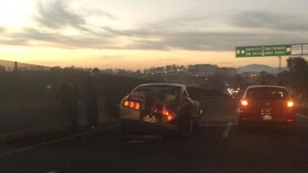Carambola deja dos heridos en autopista Chamapa-Lechería