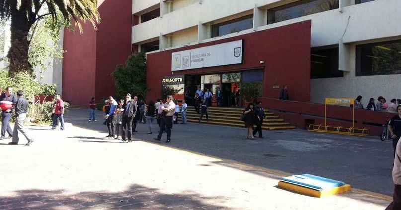 Desalojan edificio del GDF por fuga de gas Desalojan edificio del GDF por fuga de gas