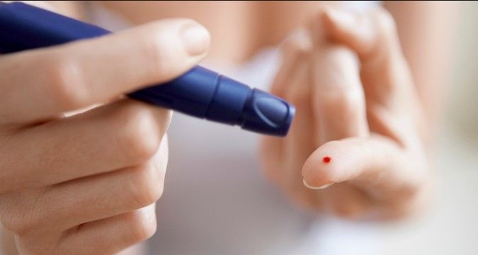 Inventan dispositivo que detecta VIH y sífilis