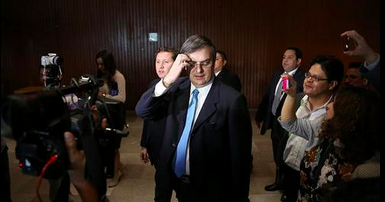 PRD deja fuera de plurinominales a Ebrard y Bejarano PRD deja fuera de plurinominales a Ebrard y Bejarano