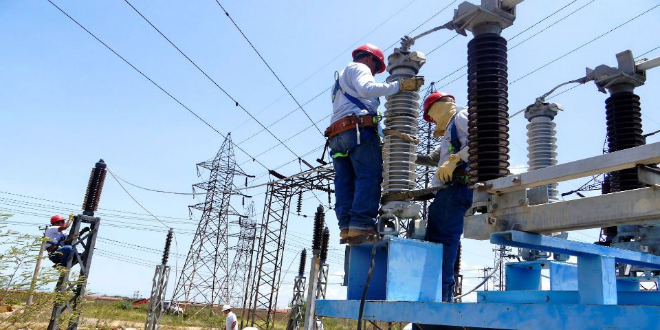 Ganan siete empresas primera subasta eléctrica en México