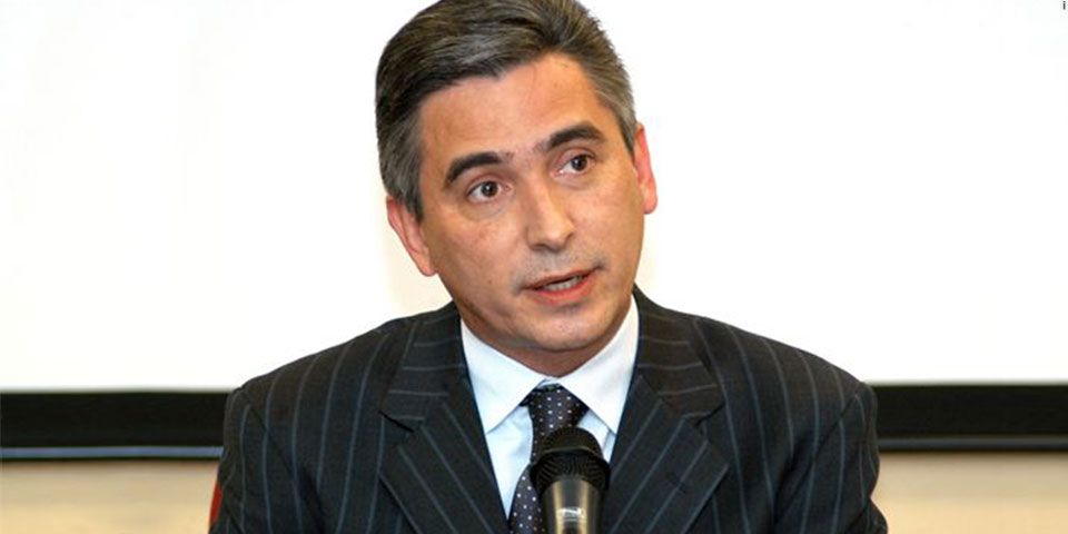 Aldo Fasci renuncia al PRI