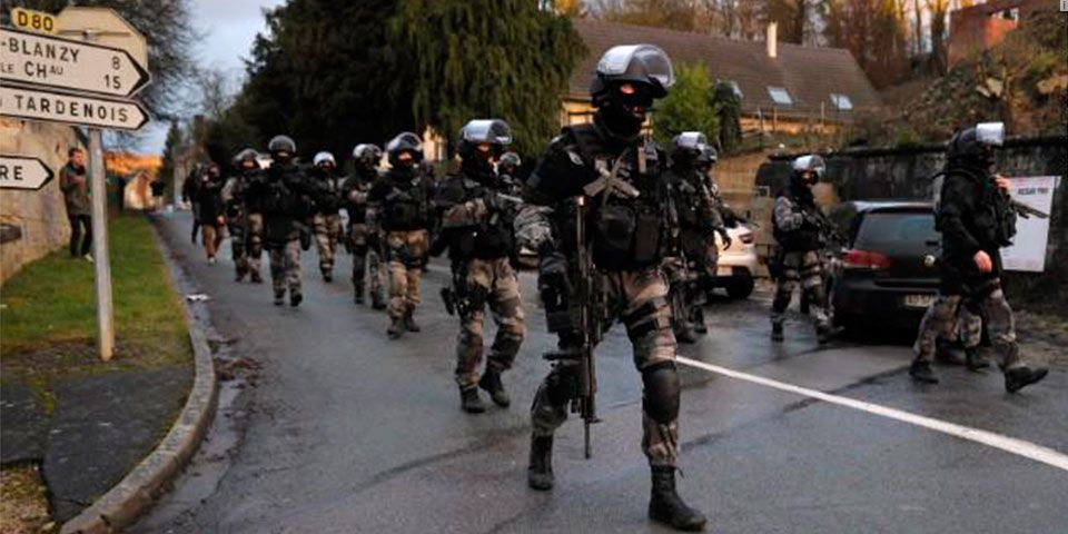 Detienen a 8 en Francia por pertenencia a célula islamista Detienen a 8 en Francia por pertenencia a célula islamista