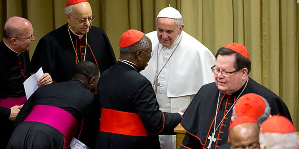 Papa pide cooperaci&oacute;n a cardenales en reforma del Vaticano