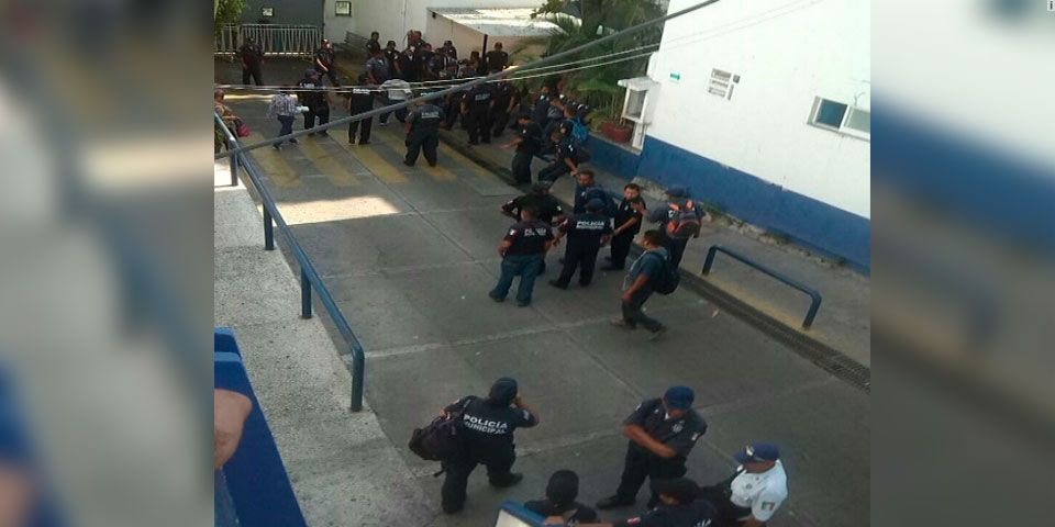 Llaman policías de Acapulco a manifestarse