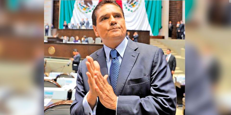 Aprueban licencia del diputado Silvano Aureoles