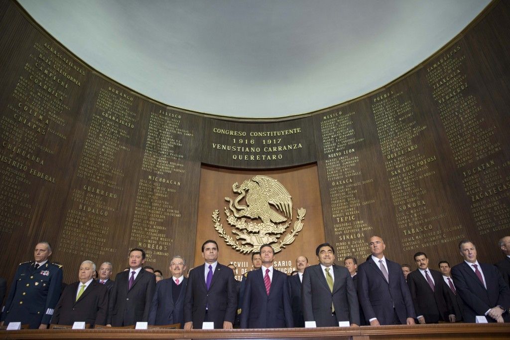 La Constitución es la guía para transformar al país: EPN