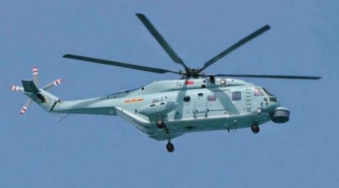 China sobrevuela el Everest con un helicóptero