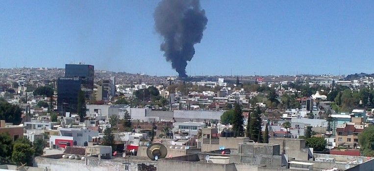Se incendia planta recicladora en León