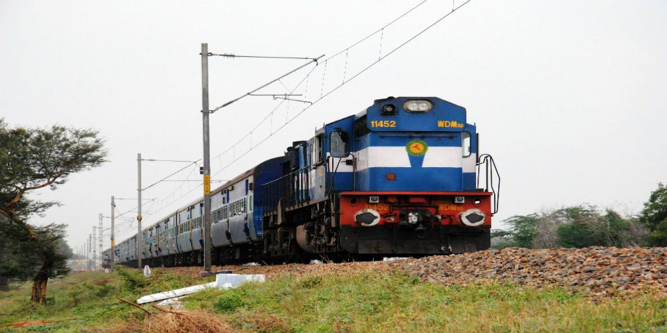 Descarrilamiento de tren deja tres muertos en India Descarrilamiento de tren deja tres muertos en India