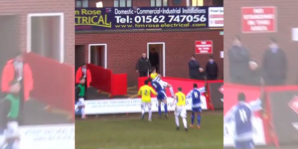 Movimiento de lucha en partido de futbol Movimiento de lucha en partido de futbol