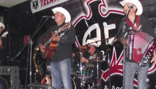 Encuentran cuerpo de cantante grupero en Michoacán