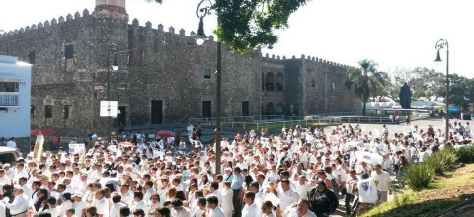 Miles piden paz para Cuernavaca