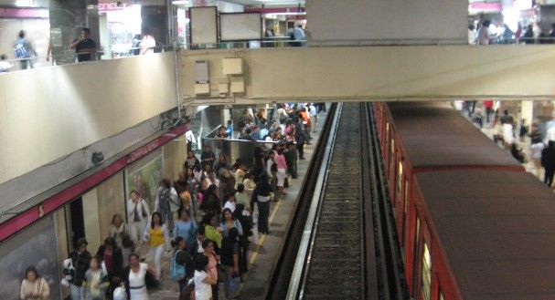 Cuatro heridos por riña en el Metro Chapultepec