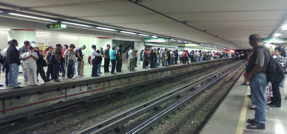 Suspenden por unos minutos servicio en la estación Guerrero del Metro