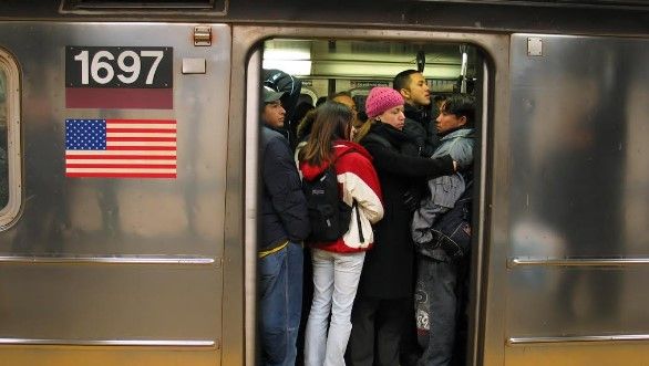 Encontraron 637 tipos de microorganismos en el metro de Nueva York