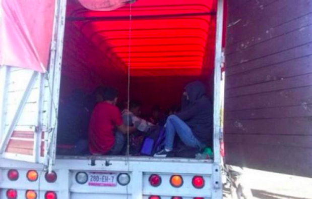 Rescatan a 54 extranjeros en Coahuila