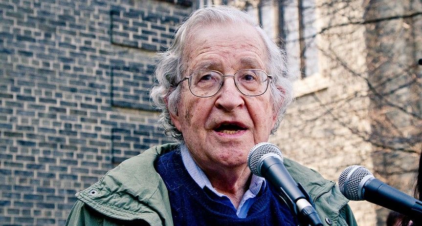Noam Chomsky se solidariza con Ayotzinapa