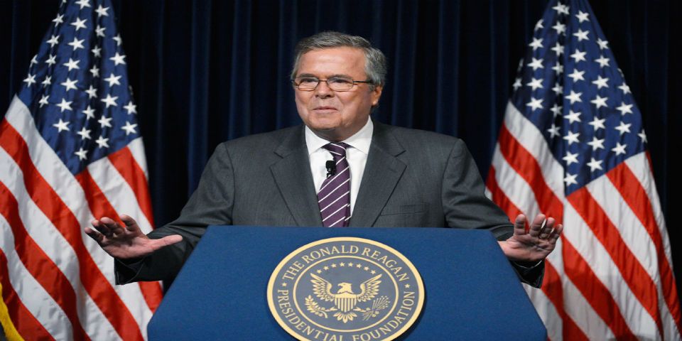 Jeb Bush publica datos confidenciales por error