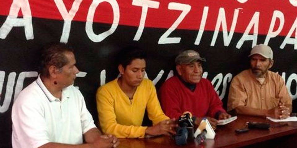 Ya hay hora para reunión de EPN con padres de normalistas