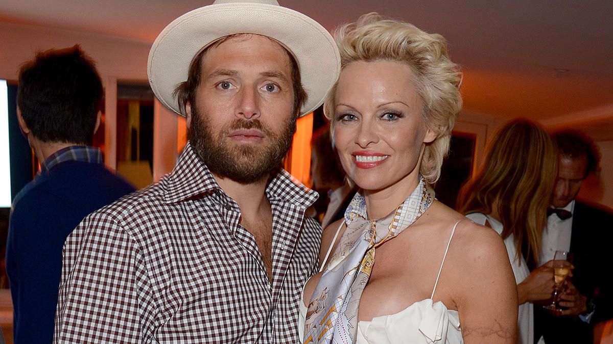 Pamela Anderson se divorció el 14 de febrero Pamela Anderson se divorció el 14 de febrero