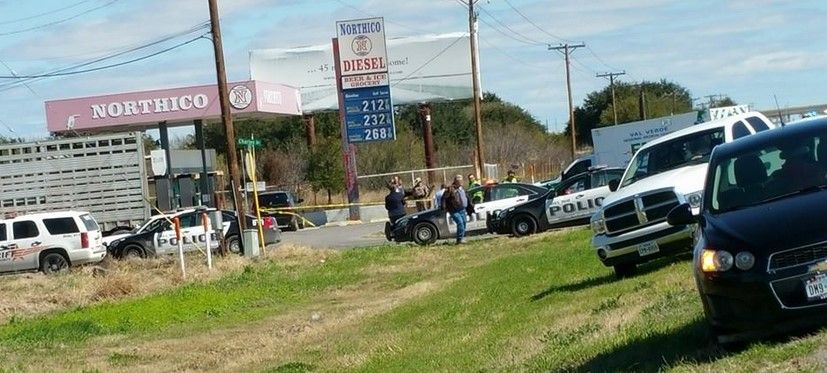 Abaten a hombre que portaba machete en Texas