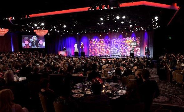 Birdman es premiada por diseñadores de vestuario