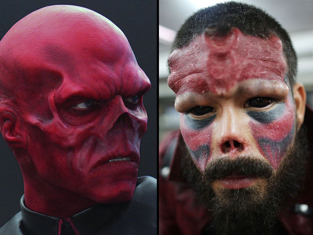 Hombre se recorta la nariz para parecerse a Red Skull Hombre se recorta la nariz para parecerse a Red Skull