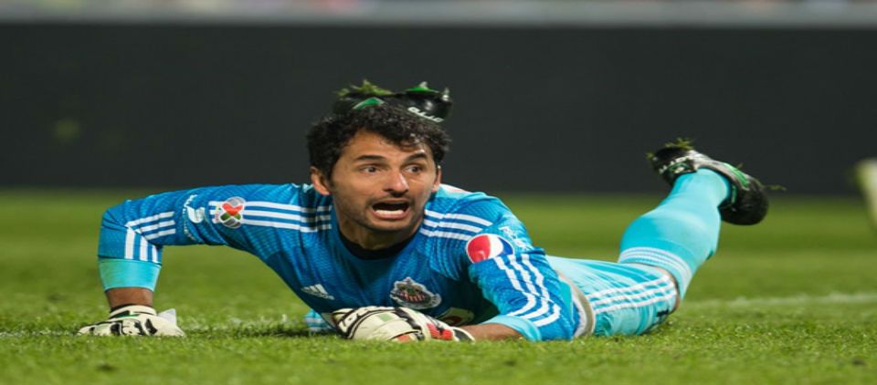 Polémica derrota chiva en Torreón Polémica derrota chiva en Torreón