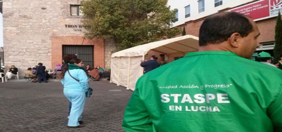 Sindicalizados toman oficinas de Michoacán