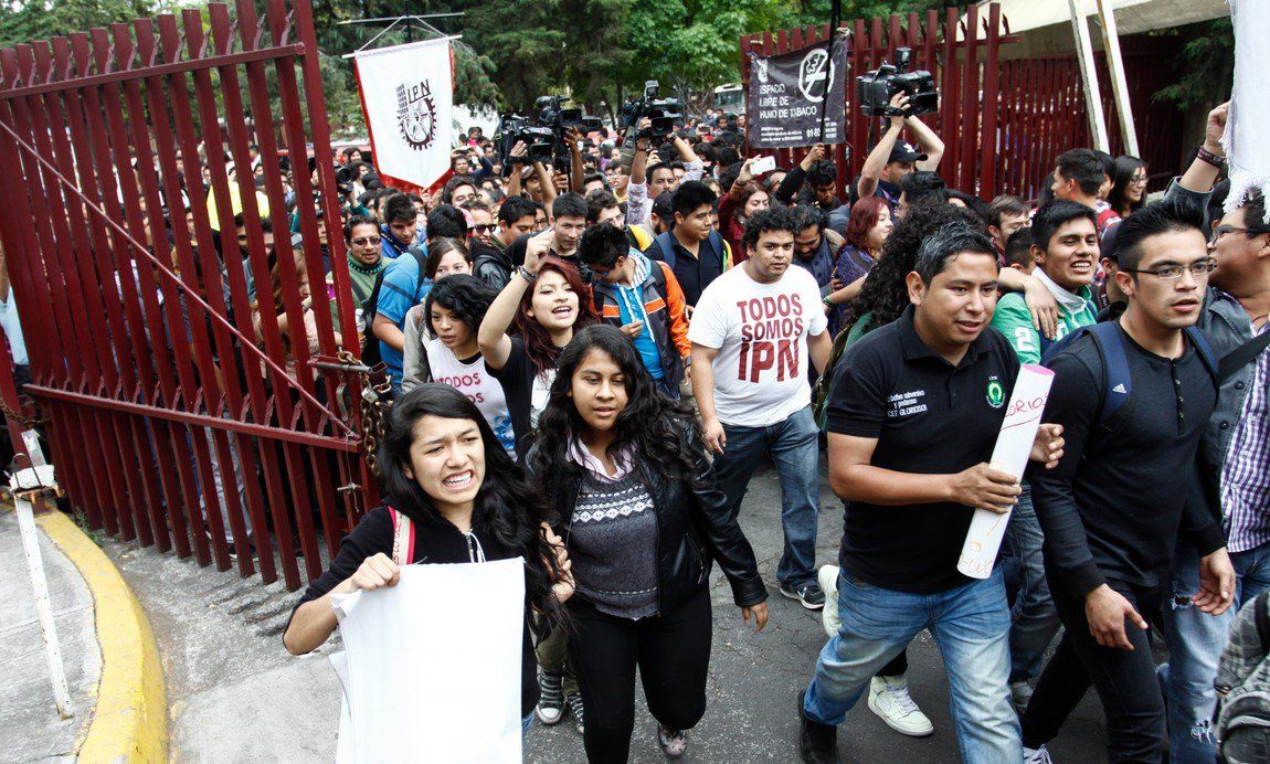 Rechazan alumnos del IPN propuesta de diálogo de director