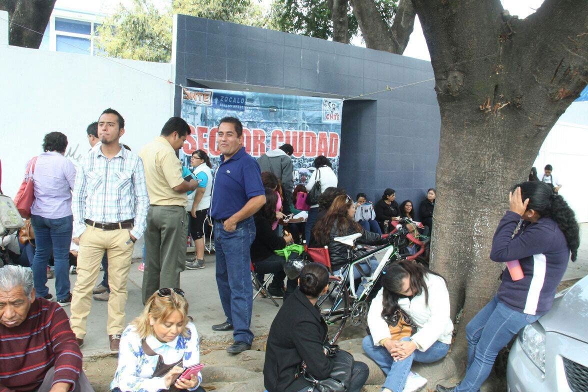 SNTE toma oficinas de partidos políticos en Oaxaca