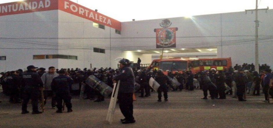 Continúa el paro de policías en Oaxaca