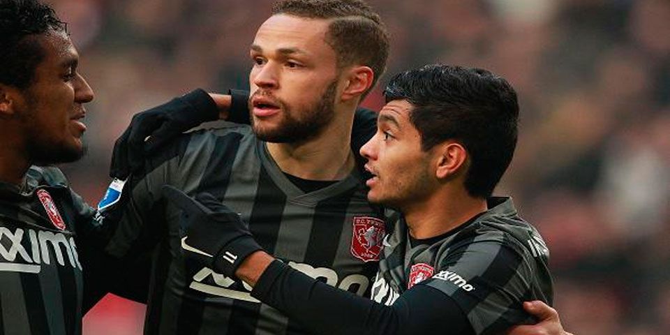 Tecatito marca en la derrota del Twente