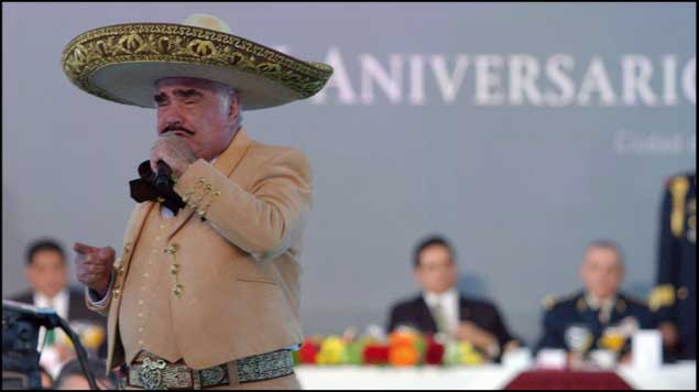 Vicente Fernández en los festejos del Ejército