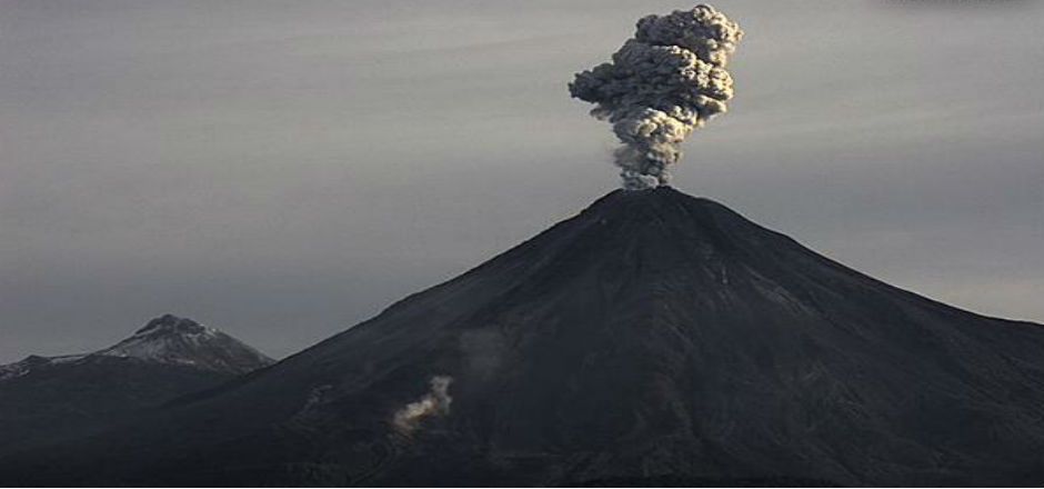 Volcán de Colima registró cuatro explosiones