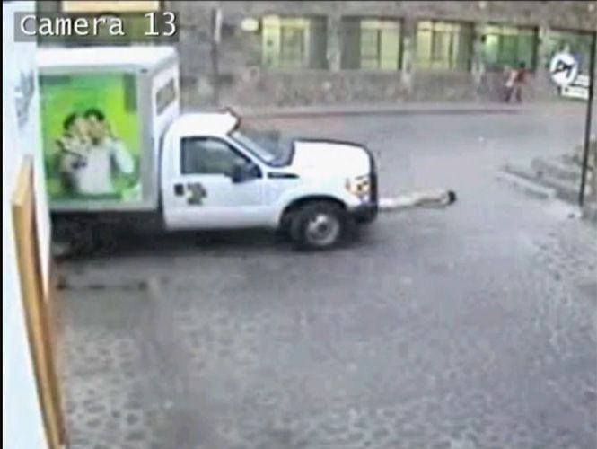 Chofer usa camión para arrollar a motociclista Chofer usa camión para arrollar a motociclista