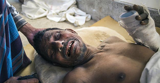 Derrumbe en fábrica deja al menos 4 muertos Derrumbe en fábrica deja al menos 4 muertos