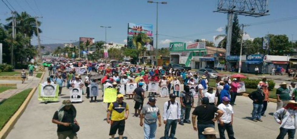 Marcha CETEG en Acapulco