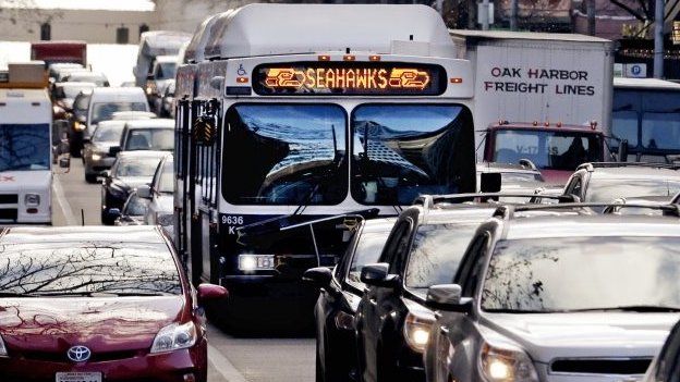 Autobuses de Seattle cobrarán según el ingreso del usuario Autobuses de Seattle cobrarán según el ingreso del usuario