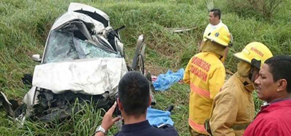 Muere familia en accidente carretero en Veracruz
